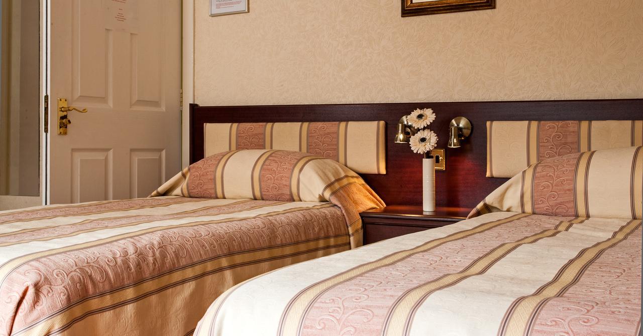 The Cnoc Hotel Struy Екстер'єр фото